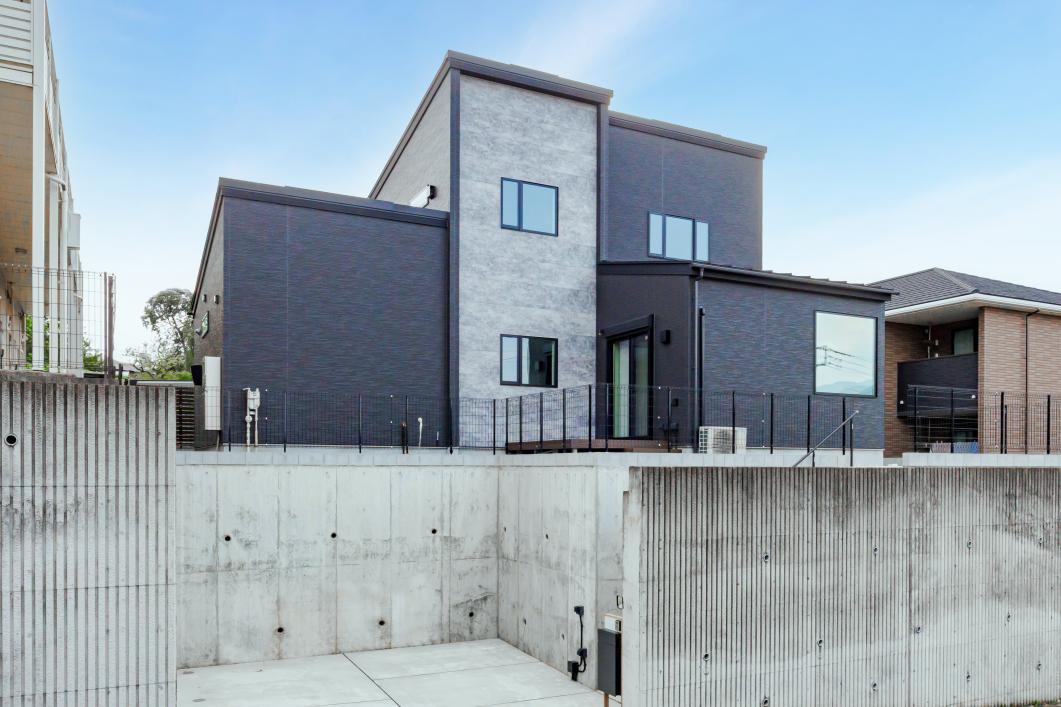 暮らしが映える、グレージュの邸宅。｜注文住宅の施工事例