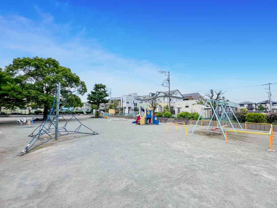 豊岡公園 / 約240M
