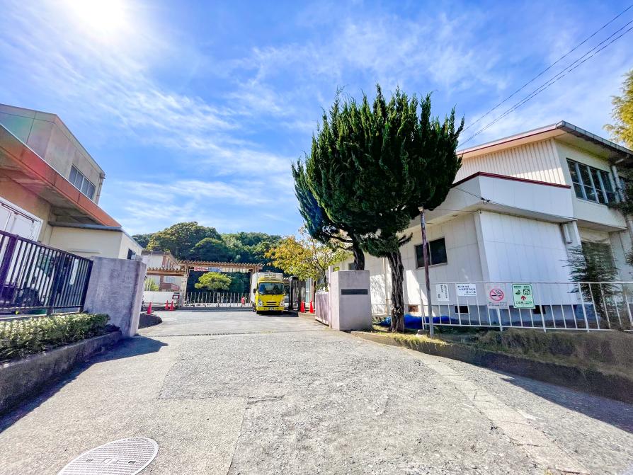 下中小学校 / 約430M