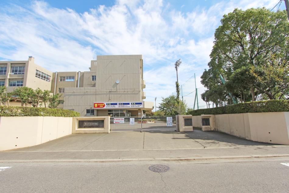 林中学校 / 約900M