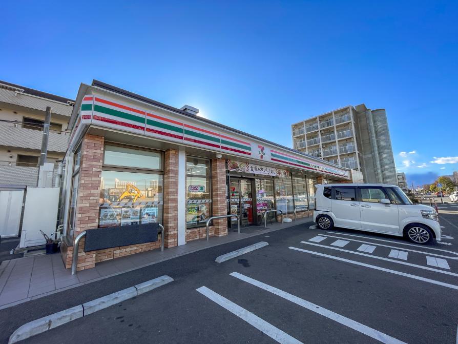 セブンイレブン海老名大谷店 / 約800M