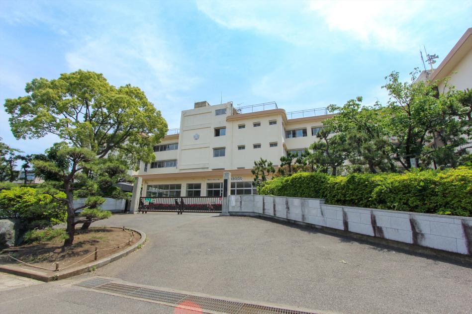 花水小学校 / 約220M

